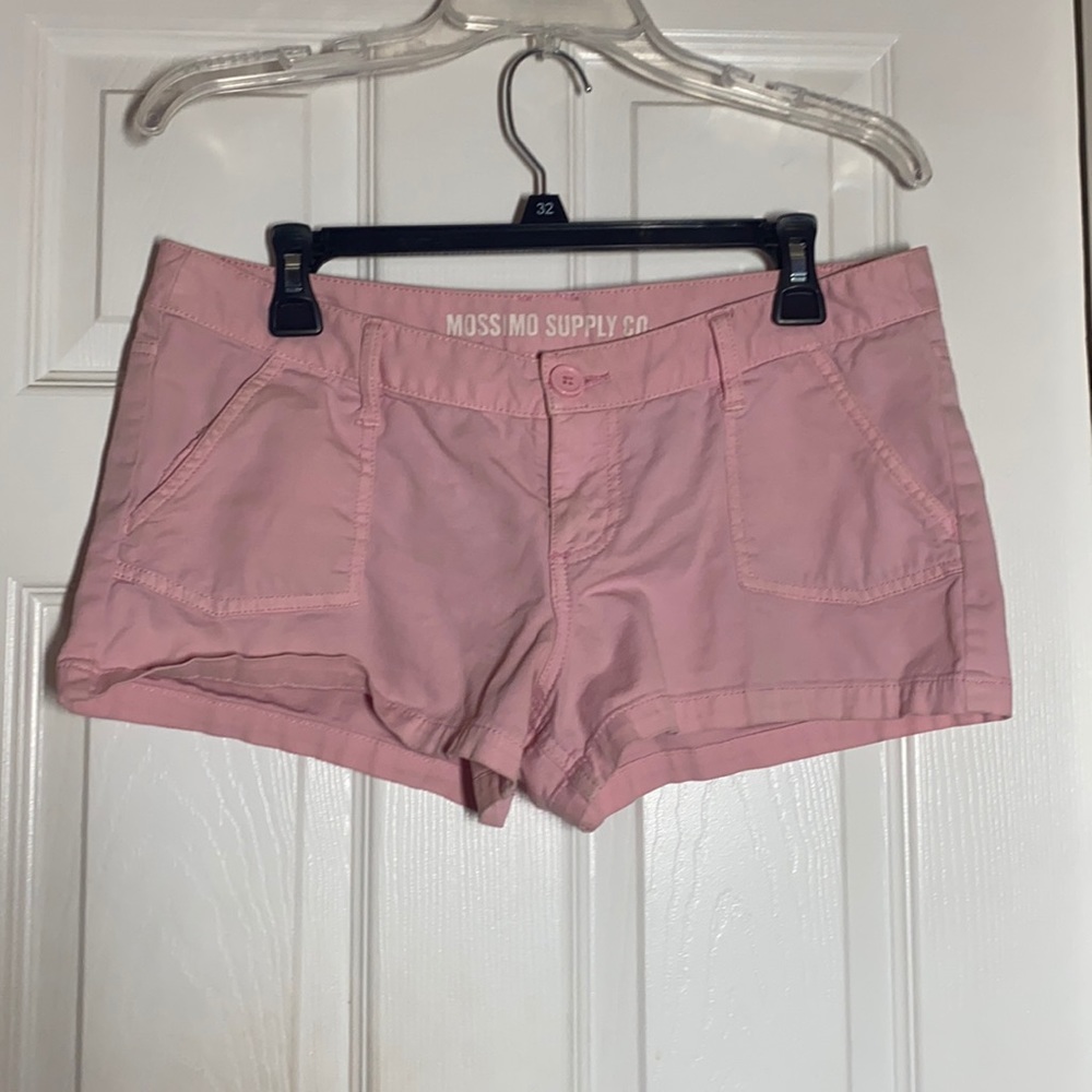 3/$10 - Baby pink low rise shorts